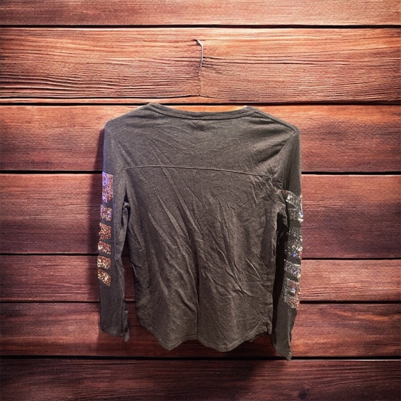 Victoria’s Secret Pink Sweatshirt Sequin Spelled Out Sleeve Size M - Picture 2 of 4